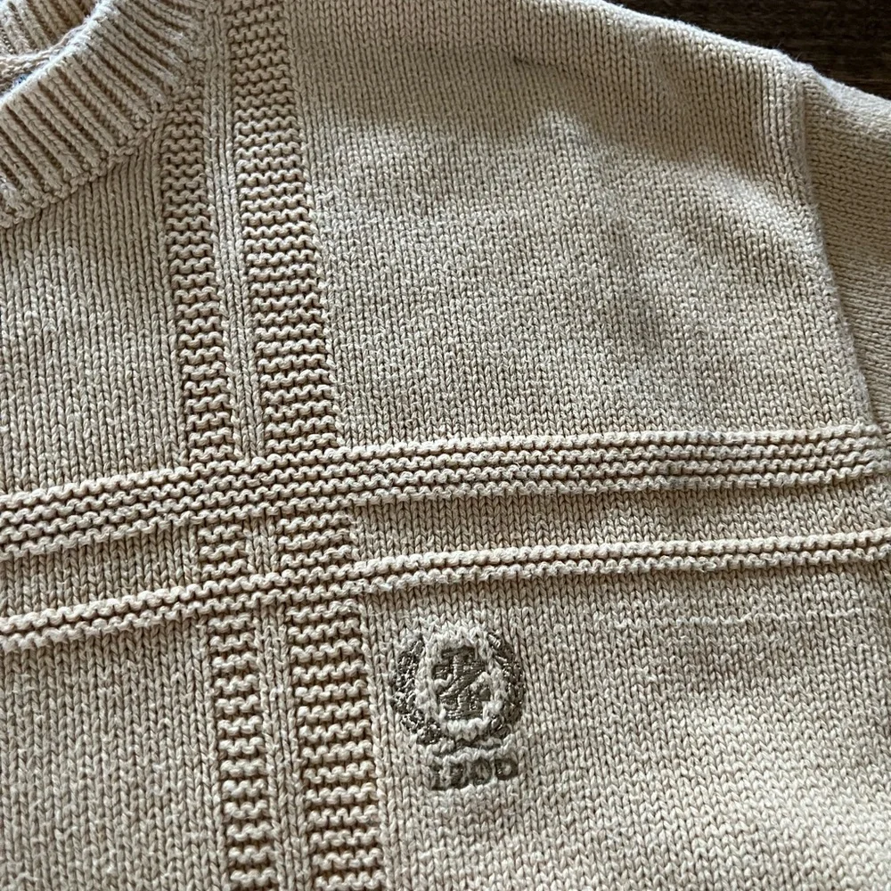 Izod Men's windowpane Crewneck Sweater with crest